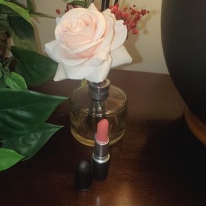 Mac lipstick  Sweet Deal matte #666